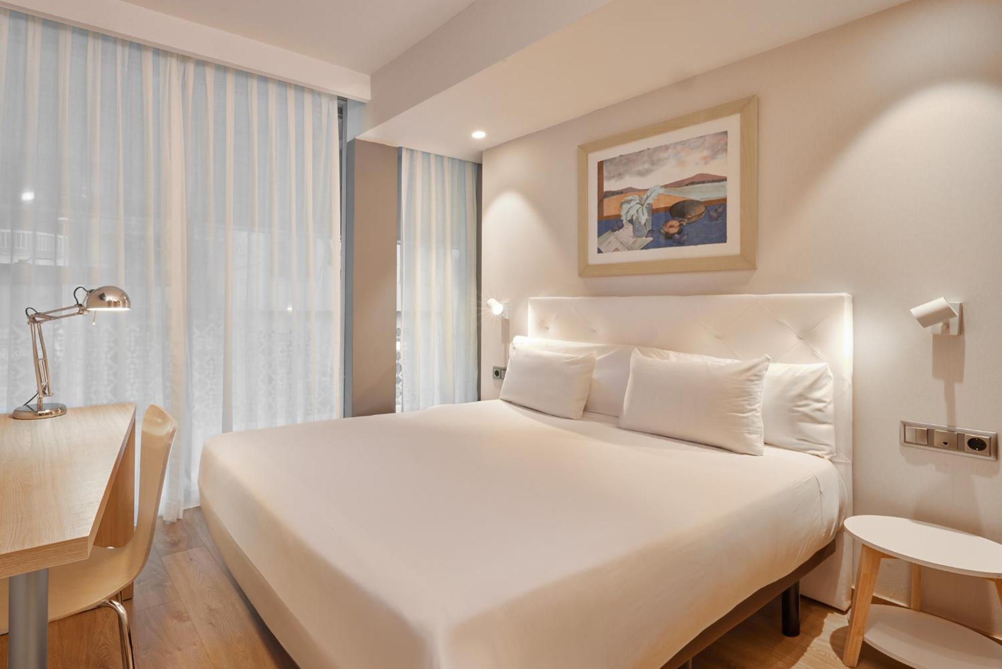 Barcelona Century Hotel — Fotos 1